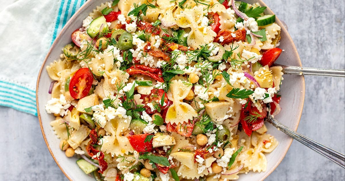 Vibrant Mediterranean Pasta Salad: Quick & Delicious Summer Meal